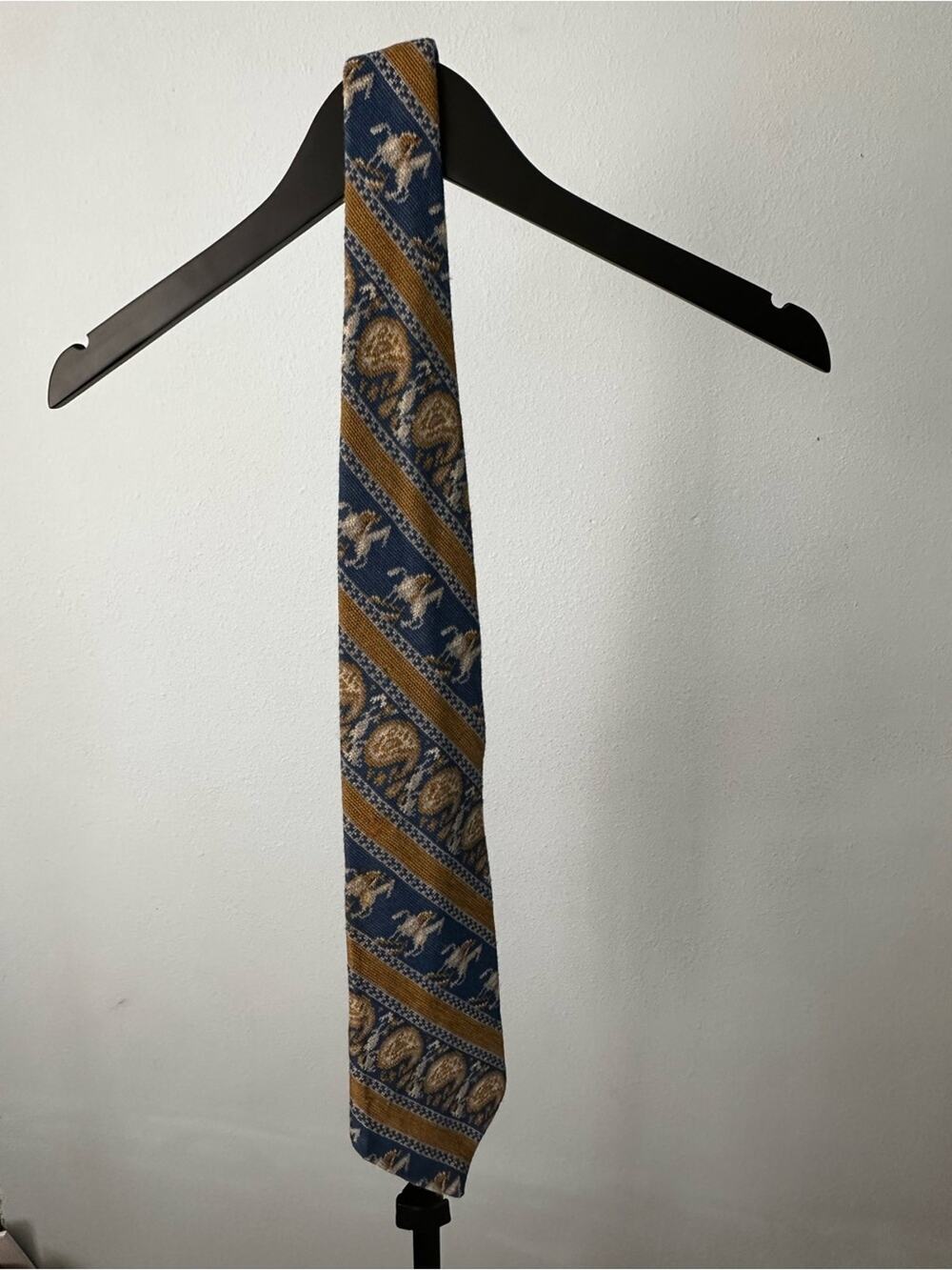 Vintage Guardsman equestrian tie. Woven in France